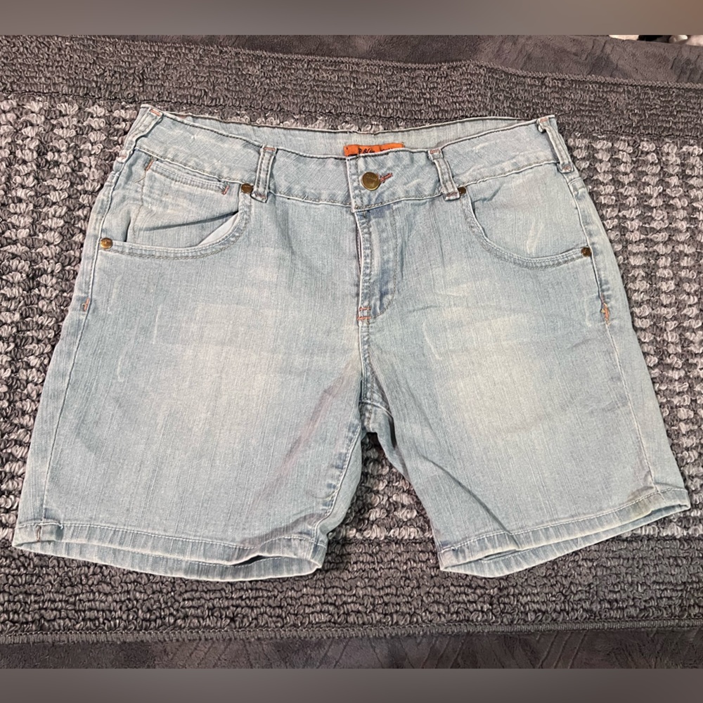 V Blue Light Demin Jeans
